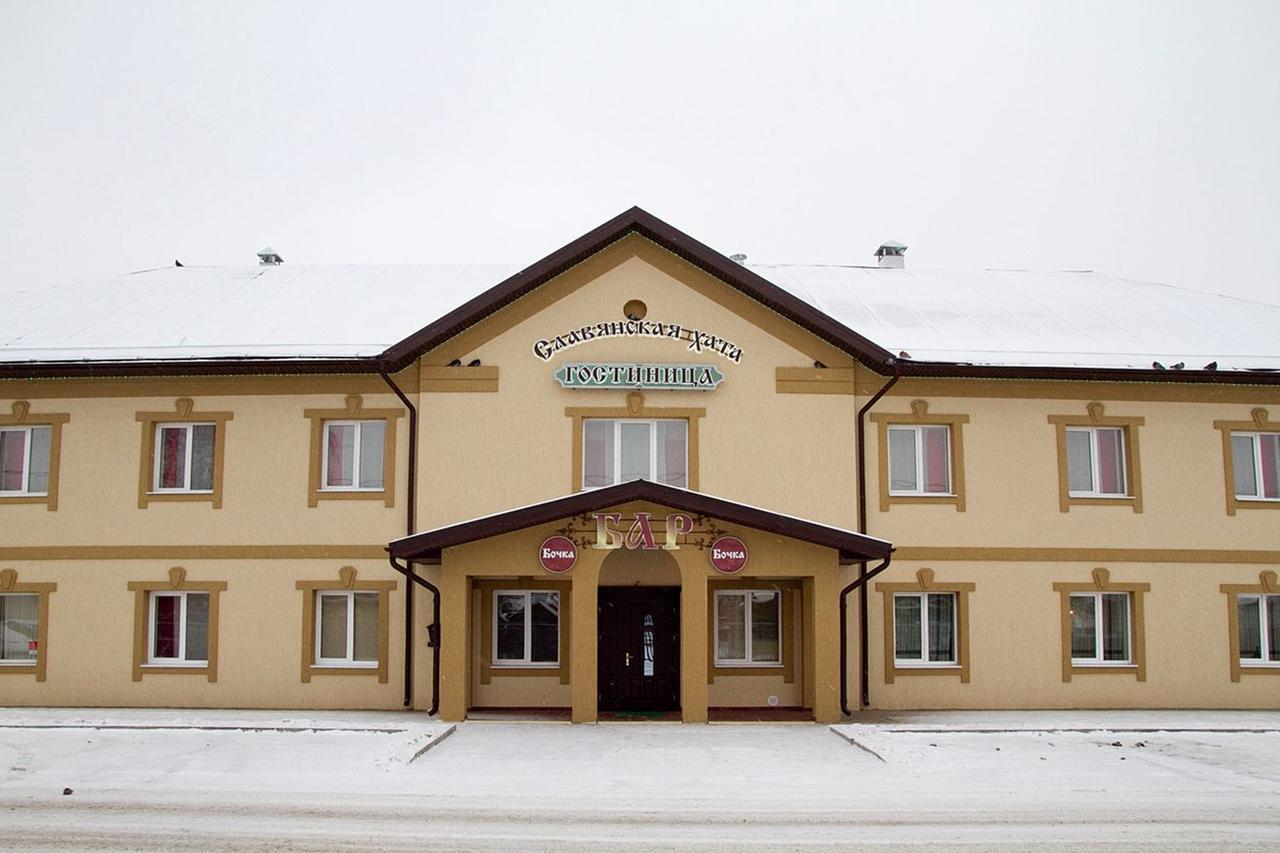Slavyanskaya Hata Hotel Baranavitjy Exteriör bild